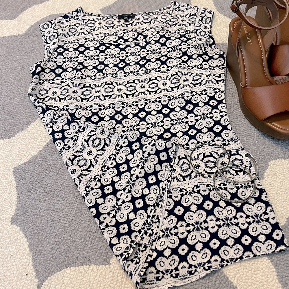 The Limited -Navy blue and cream blouse- xs